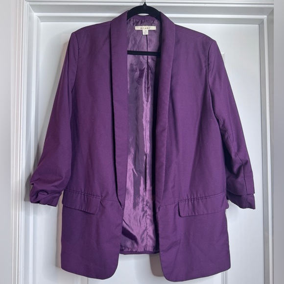 Women’s 3/4 Length Scrunch Sleeve Blazer in Eggplant Color - Great for Spring - Picture 1 of 6